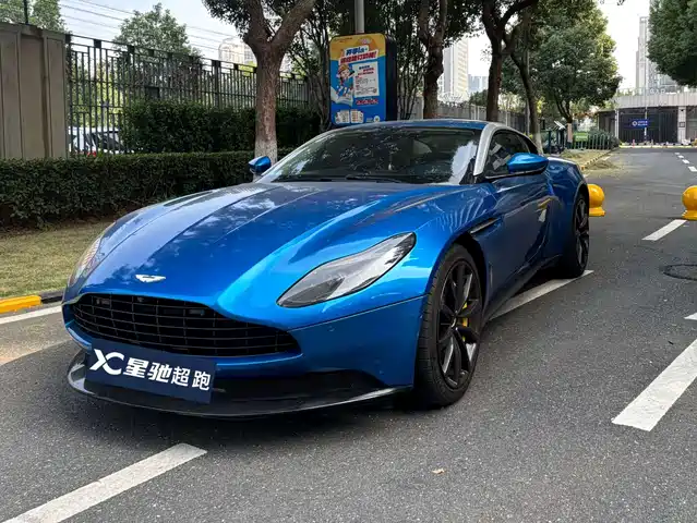 Aston Martin DB11 4.0T V8 Coupe