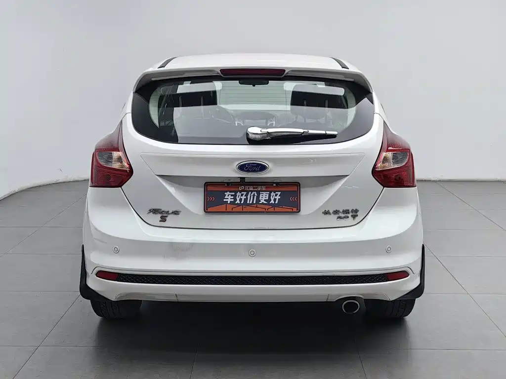 Ford Focus 2015 2012 Hatchback 2.0L Automatic Luxury Sport