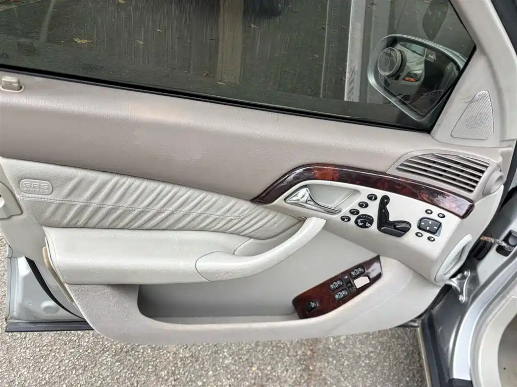Mercedes-Benz S-Class фото 8