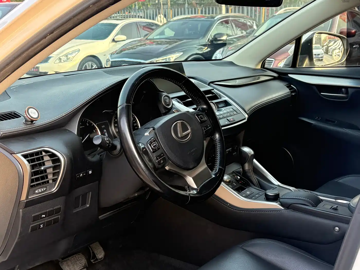 LEXUS NX