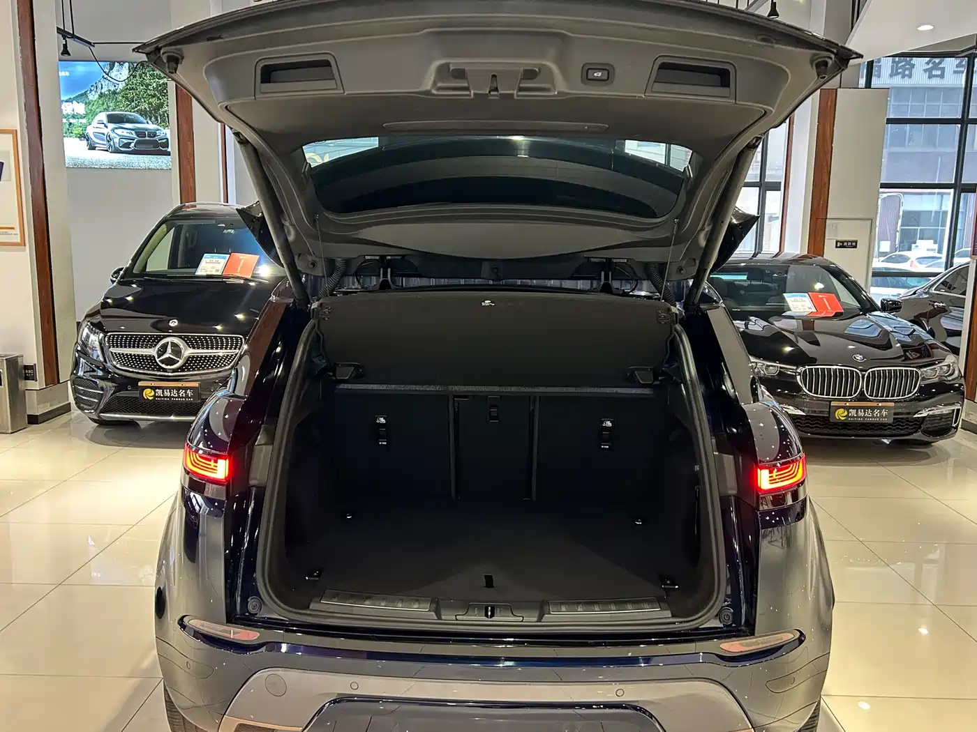 Land Rover Range Rover Evoque 2020 249PS R-DYNAMIC S Sport Edition фото 28