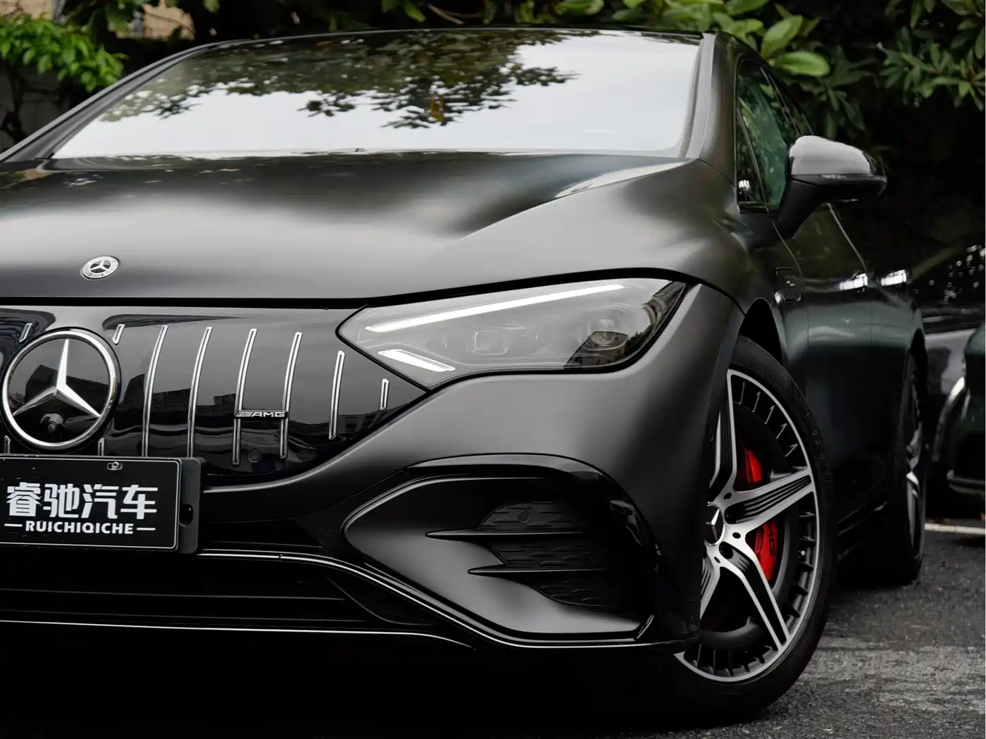 MERCEDES-BENZ EQE AMG