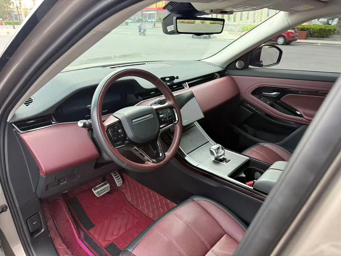 Land Rover Range Rover Evoque 2024 Range Rover Evoque L 249PS Condensed Light Limited Edition фото 4