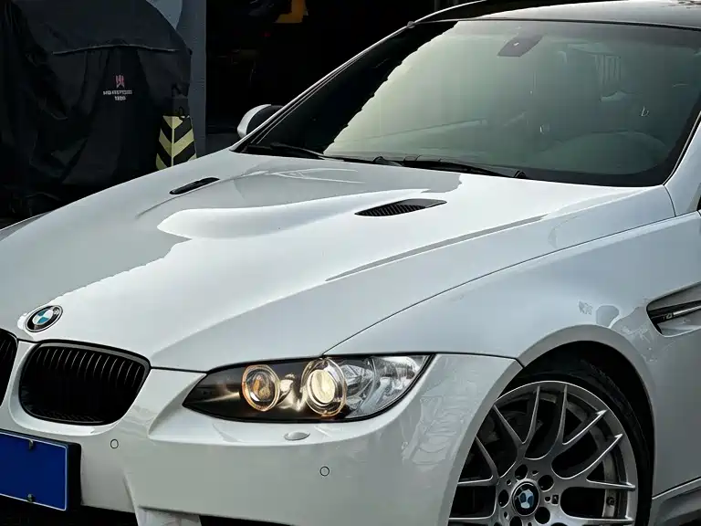 BMW M3 2011 M3 Coupe Carbon Fiber Roof Edition фото 3