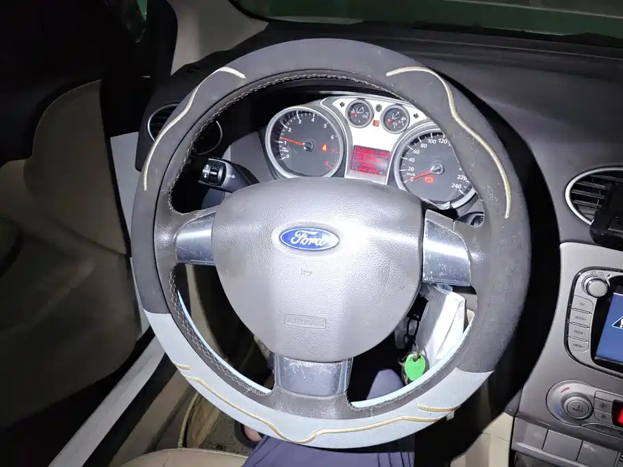 Ford Focus 2014 2013 Hatchback Classic 1.8L Automatic Fashion