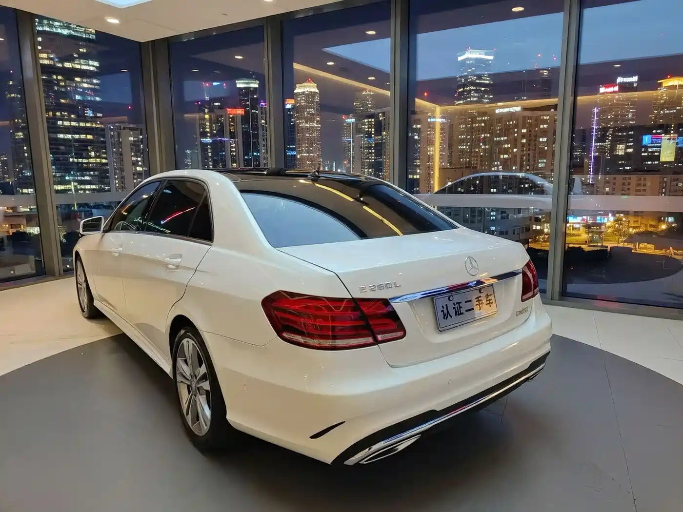 Mercedes-Benz E-Class 2015 Facelift E 260 L Sport фото 4