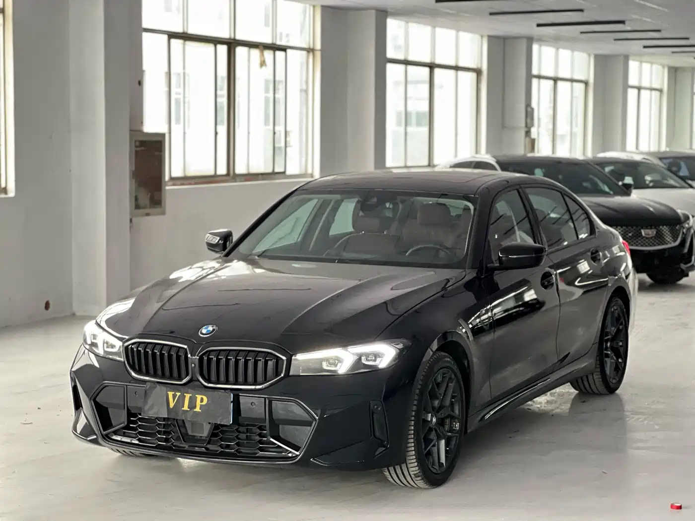 BMW 3 Series 2025 330Li M Sport Night Edition фото 3