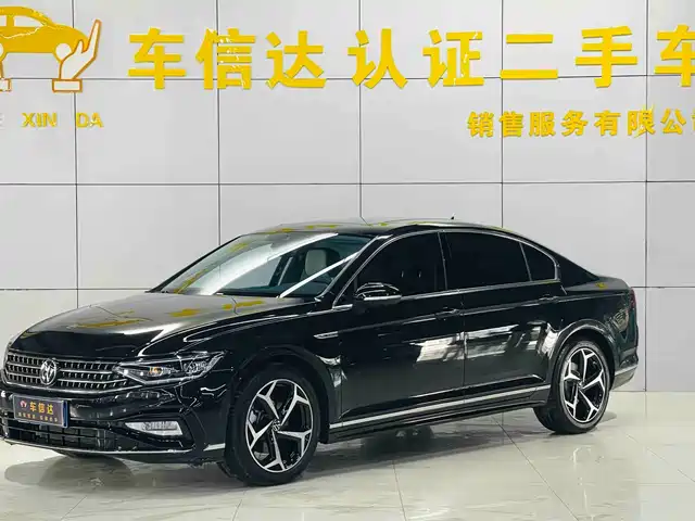 Volkswagen Magotan 2025