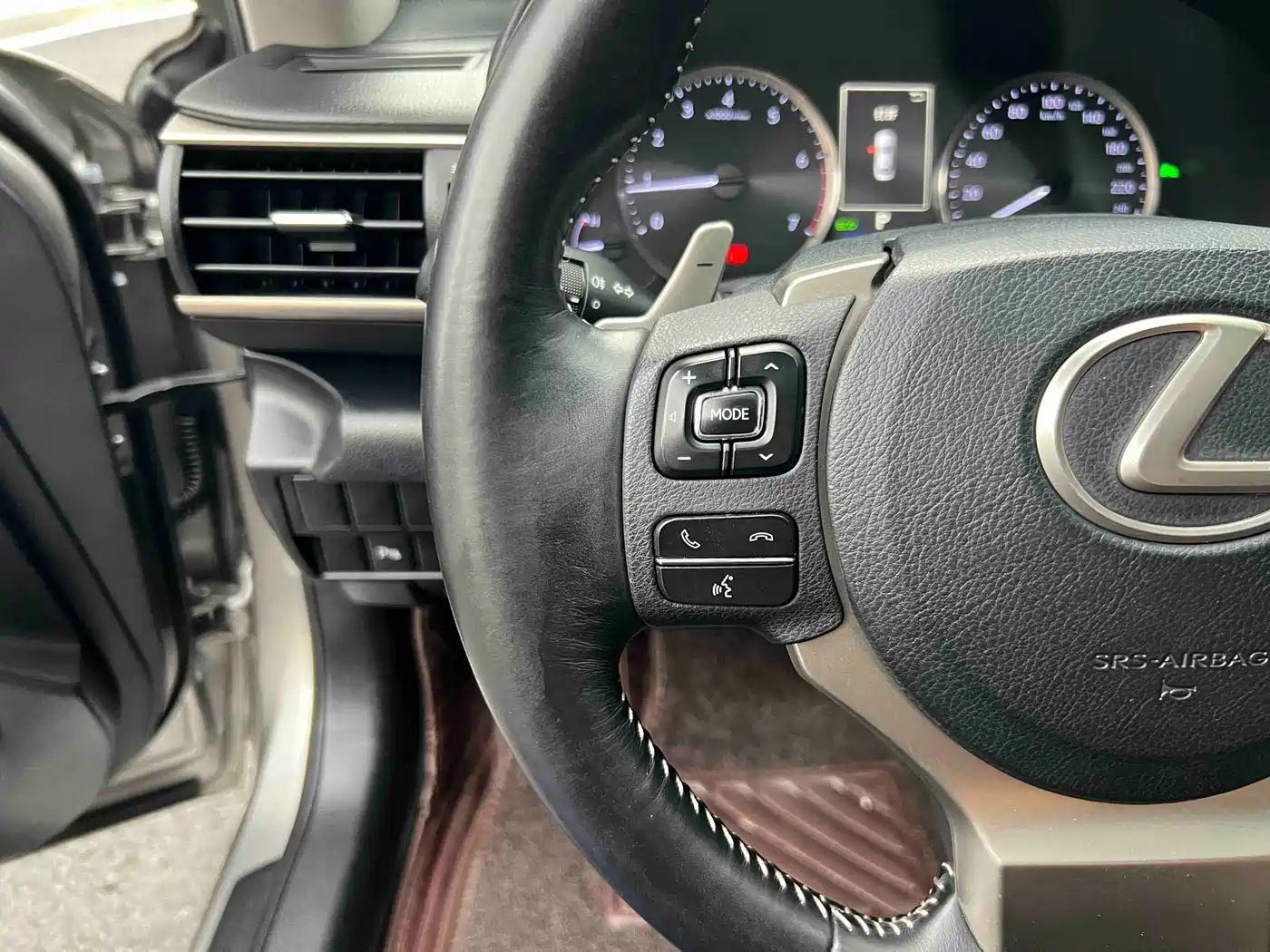 Lexus IS 2017 300 Leading Edition фото 22