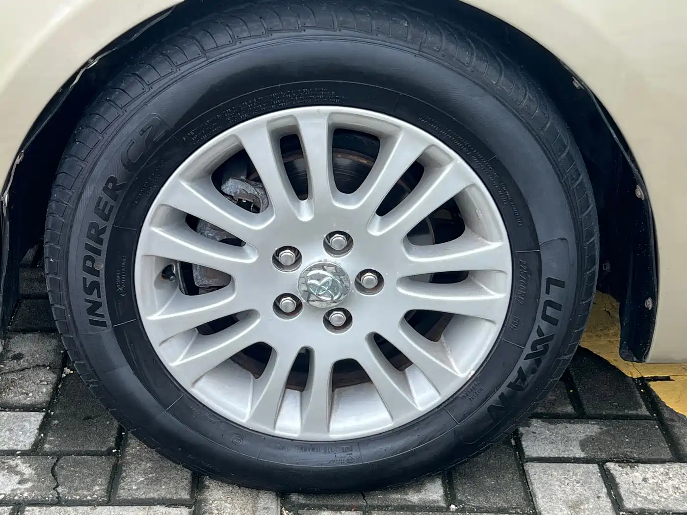 Toyota Sienna 2010 2009 Base Model