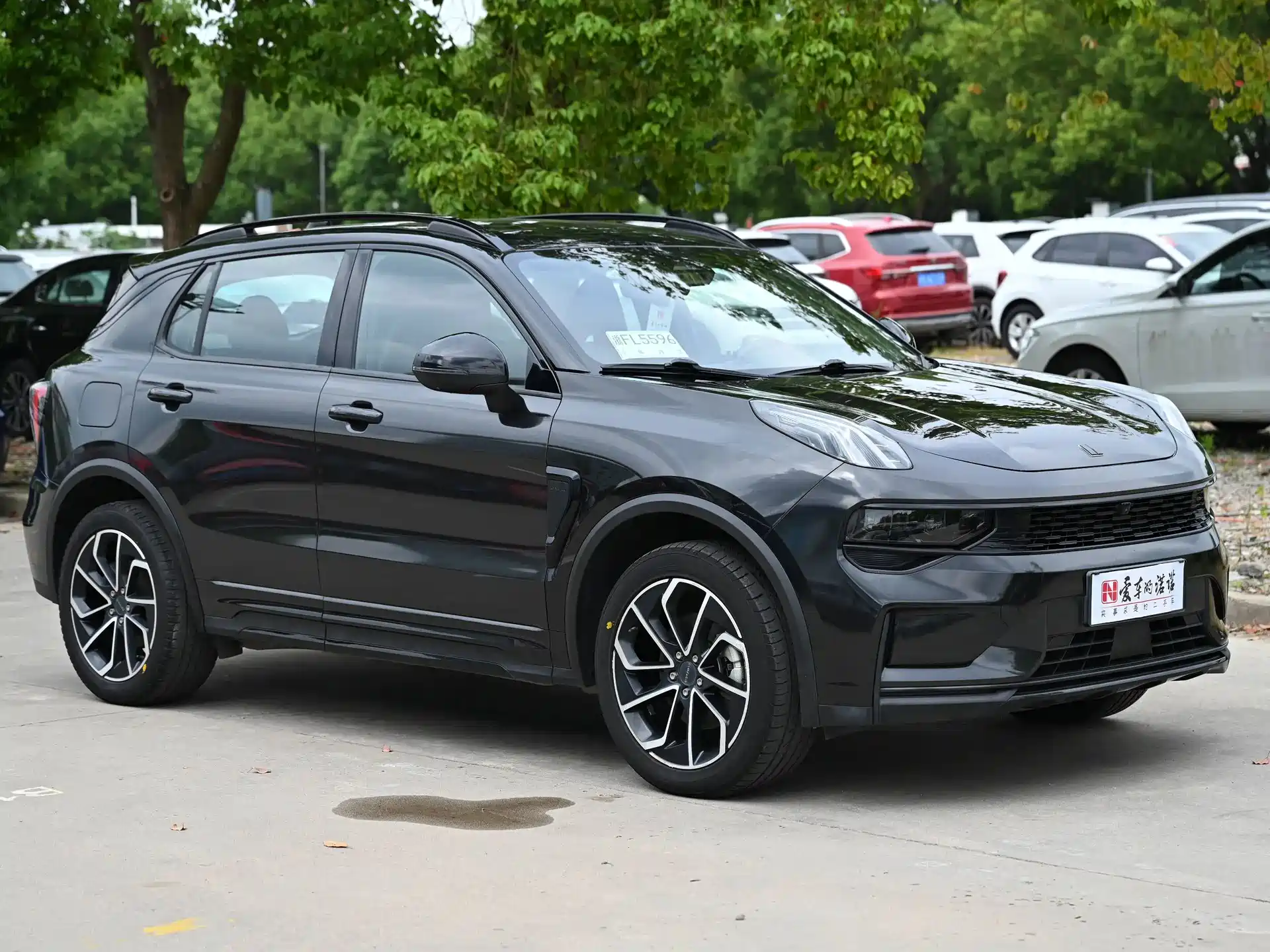 Фото 6 - Lynk & Co 01