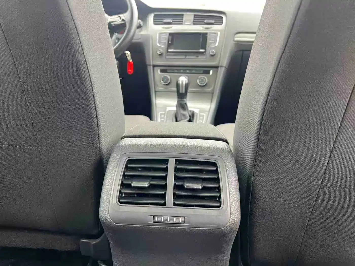Volkswagen Golf 2016 230TSI Automatic Comfort фото 28