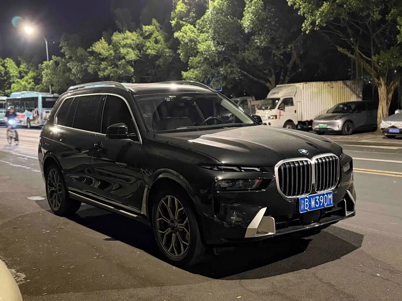 BMW X7 2024 2023 xDrive40i Leading Luxury Package