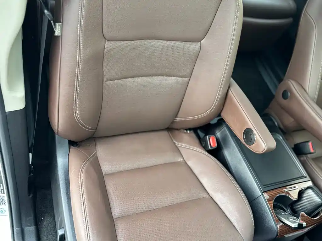 صورة 13 - Toyota Sienna