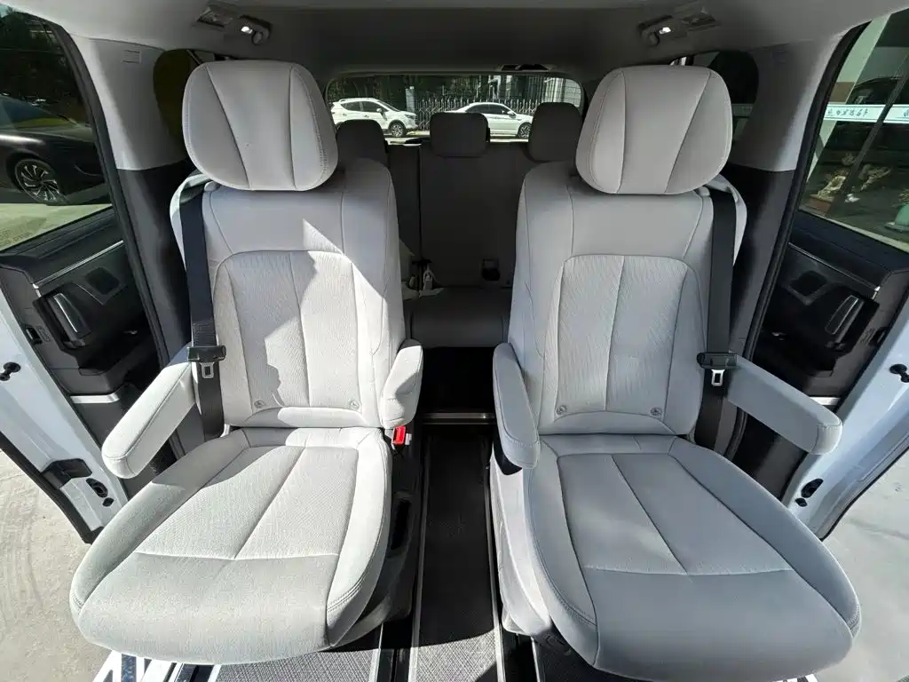 Photo 16 - Buick GL8