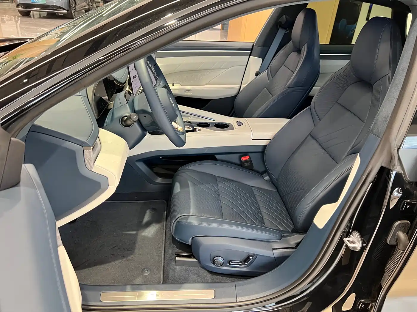 ZEEKR EXTREME KRYPTON 001