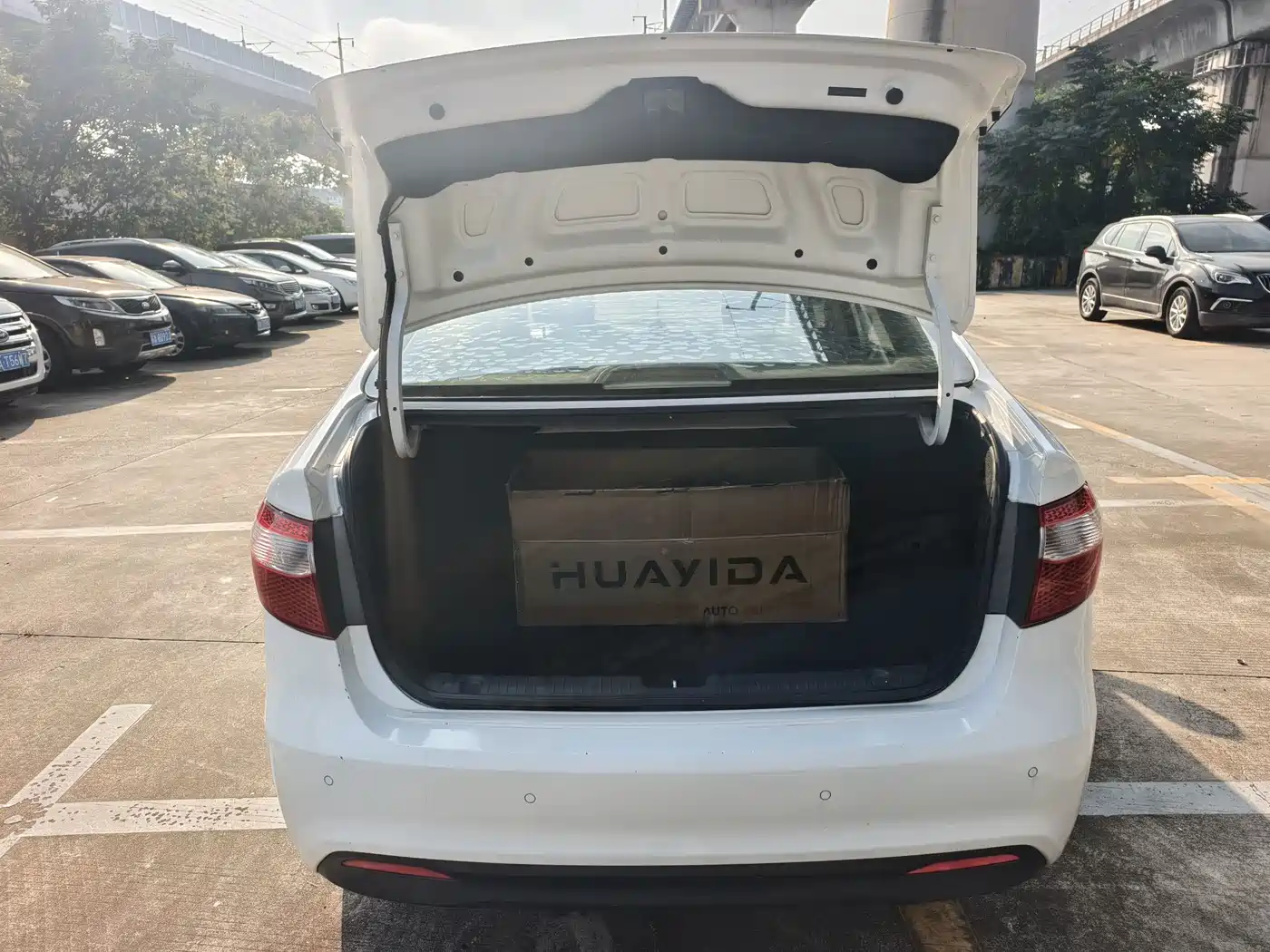 Kia K2 2013 2012 Sedan 1.6L AT Premium Commemorative Edition