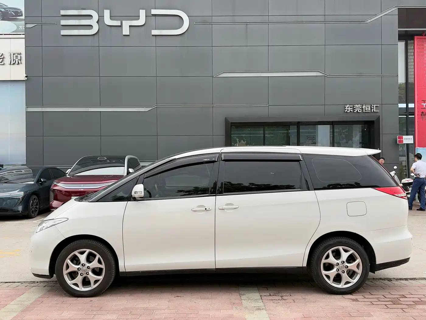 Toyota Previa 2007 2006 2.4L 7-seater Standard