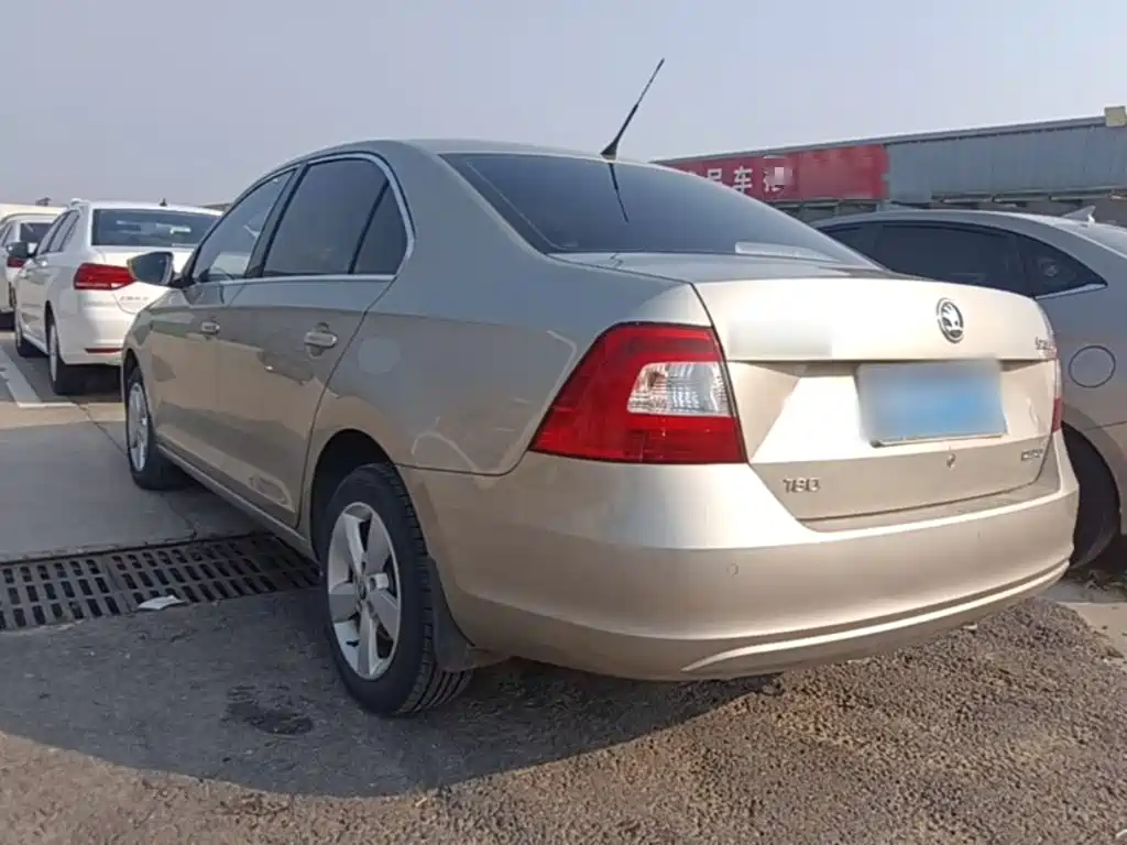 Photo 5 - Škoda Rapid