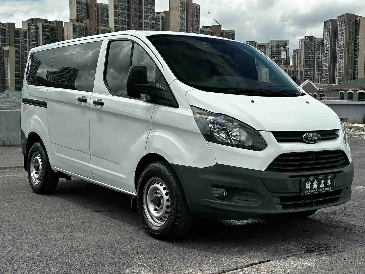 Ford Transit 2023 2019 2.0T Diesel Multi-Purpose Commercial Vehicle Short Wheelbase Low Roof 6-Seater China VI