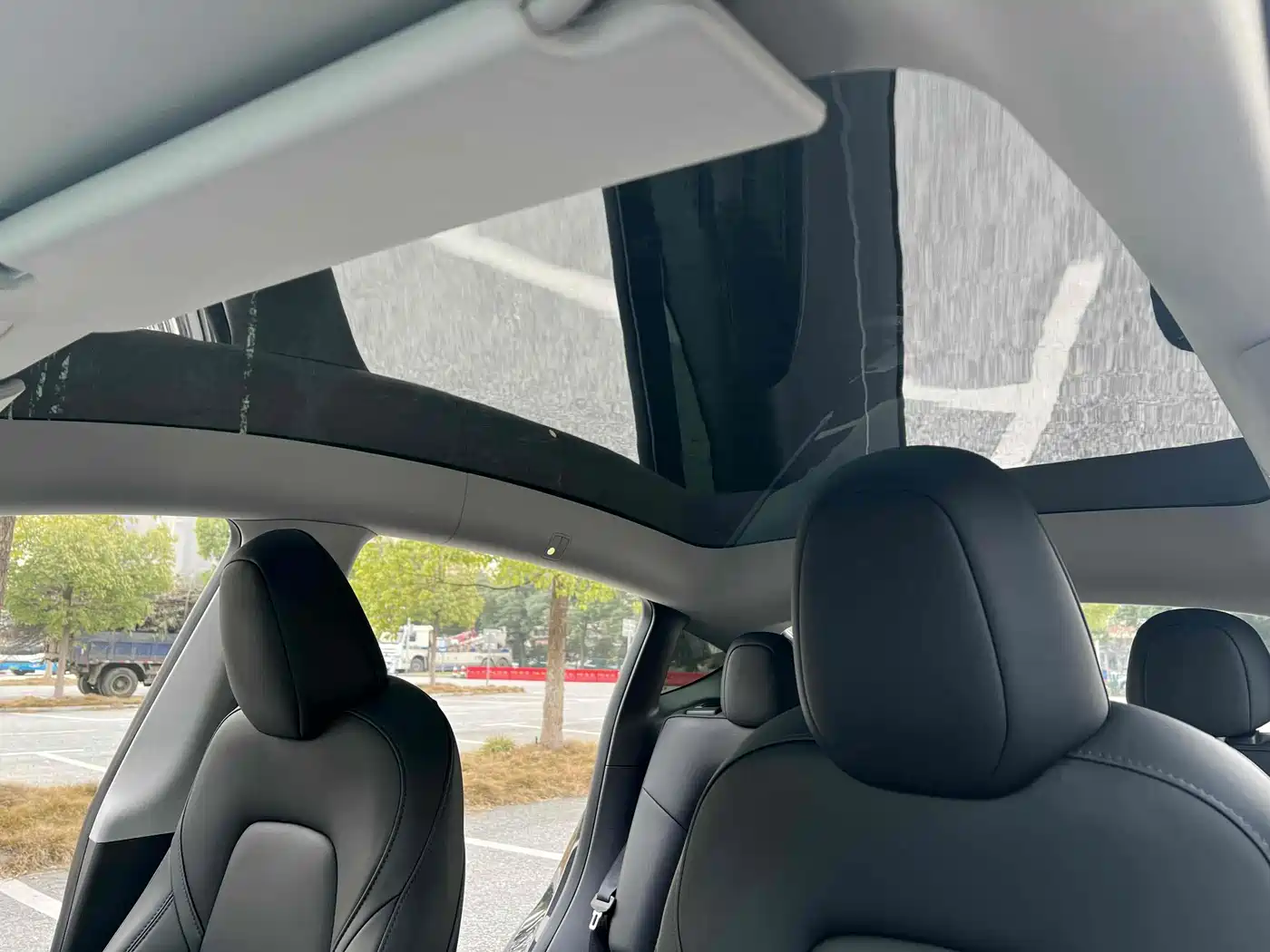 Фото 15 - Tesla Model Y