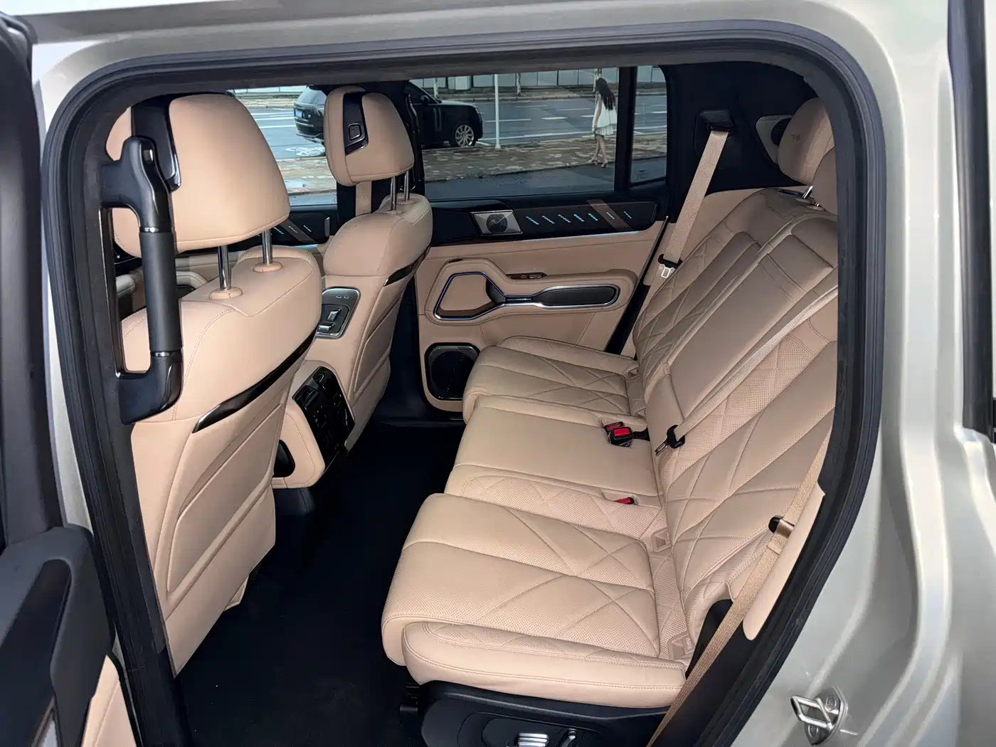 Fang Cheng Bao Leopard 8 2026 2025 Zhiyong Flagship 7-Seater