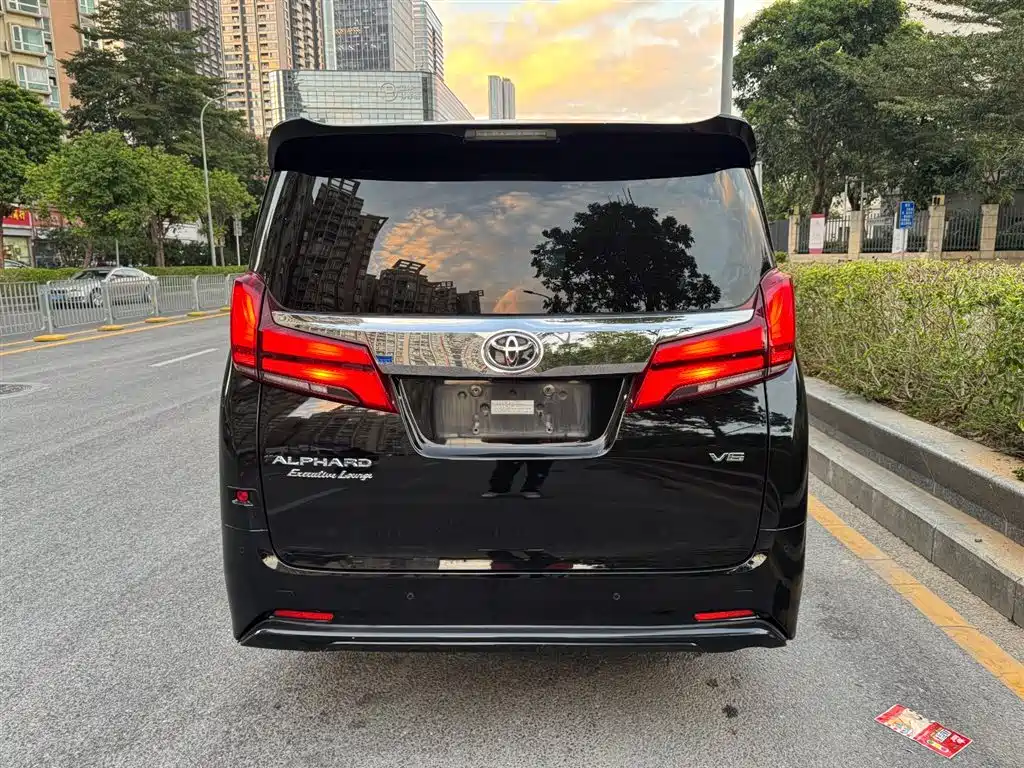 Toyota Alphard 2018 Facelift 3.5L Luxury Edition фото 11