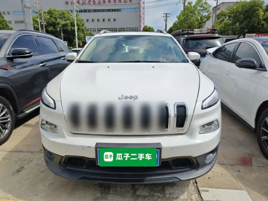 Фото 3 - Jeep Cherokee
