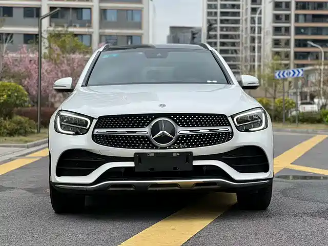 MERCEDES-BENZ GLC