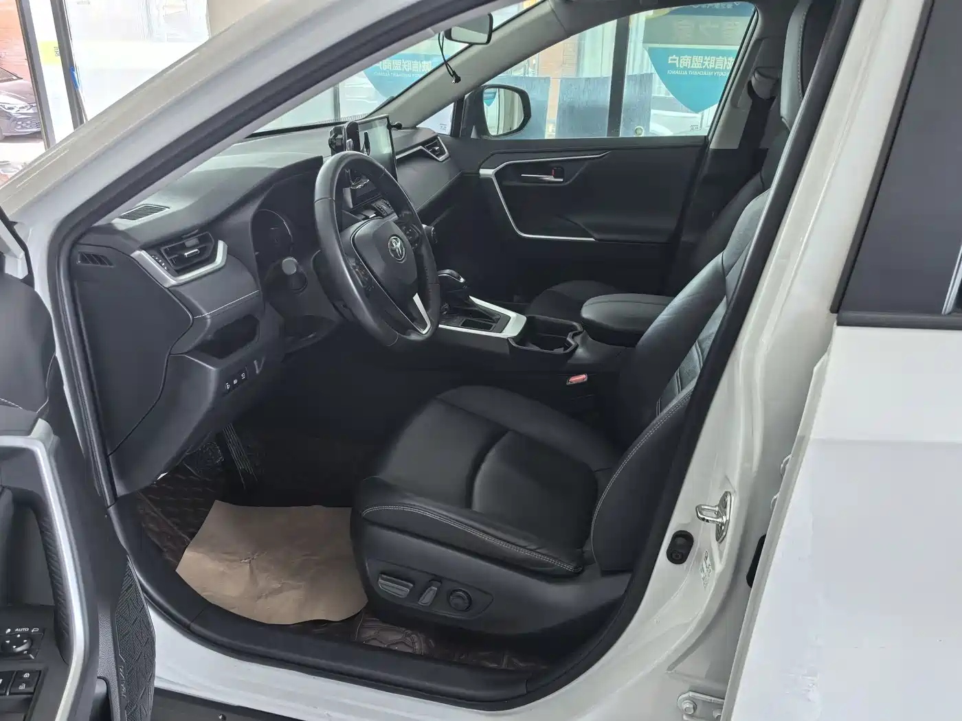 Toyota RAV4 Rongfang 2022 2.0L CVT 2WD Trend Plus Edition фото 6