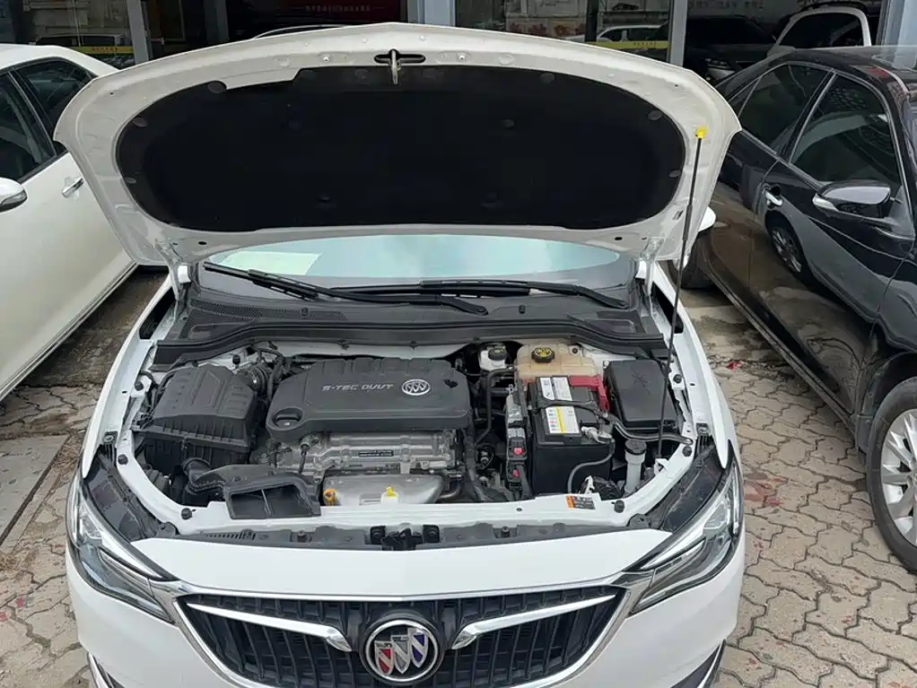 Фото 14 - Buick Excelle