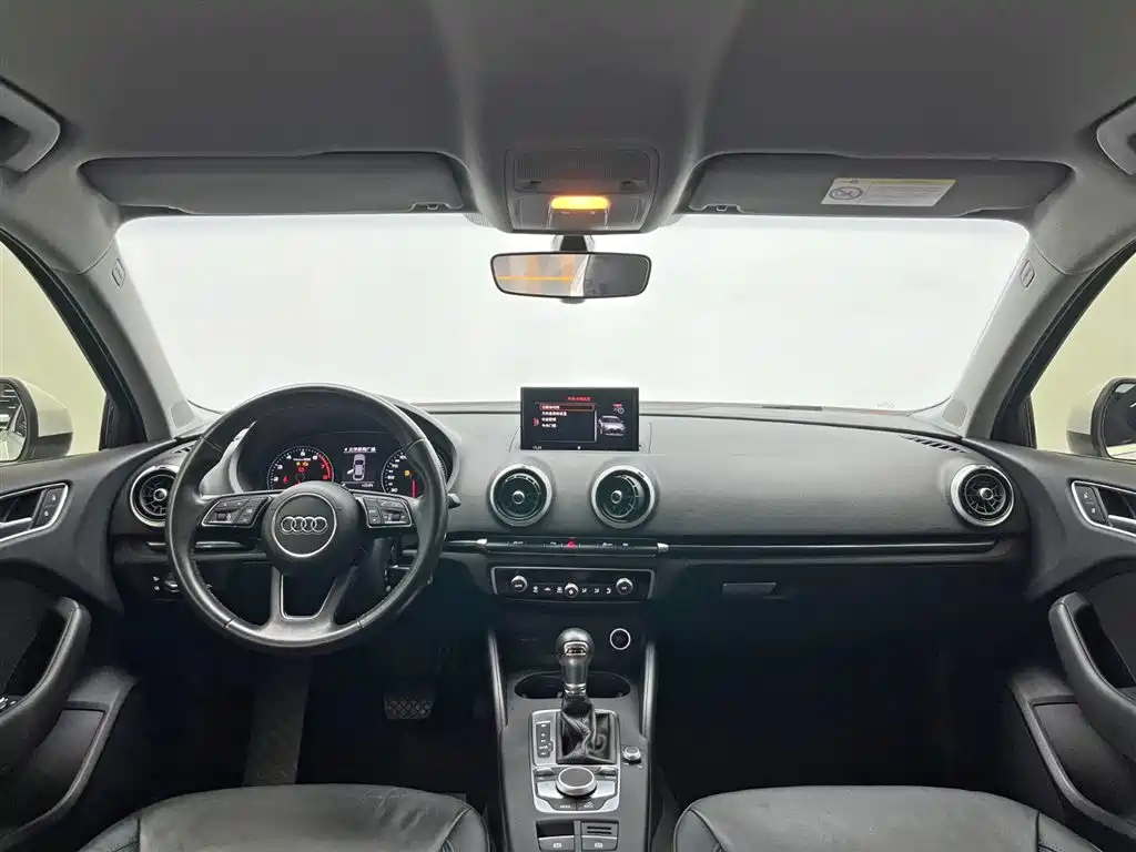 Audi A3 2018 30th Anniversary Limousine 35 TFSI Sport фото 20