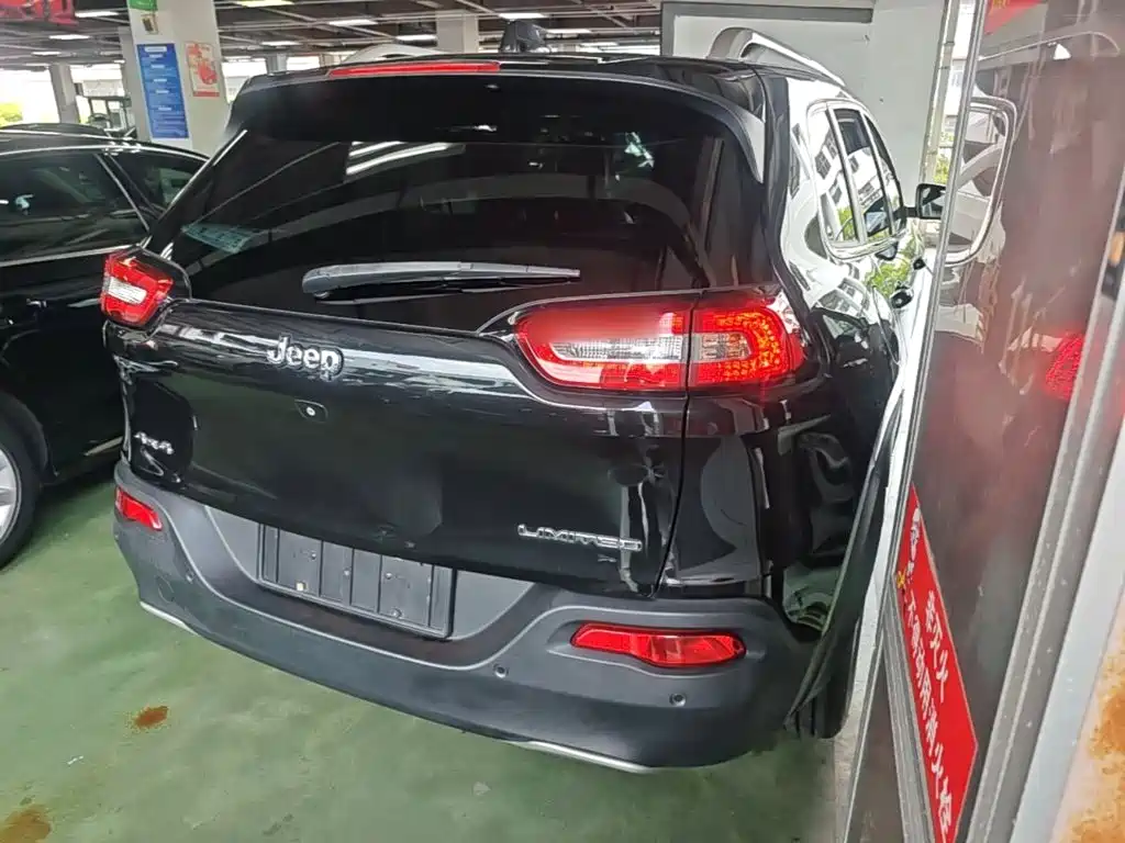 Jeep Cherokee (Import) 2015 2015 2.4L Elite Edition