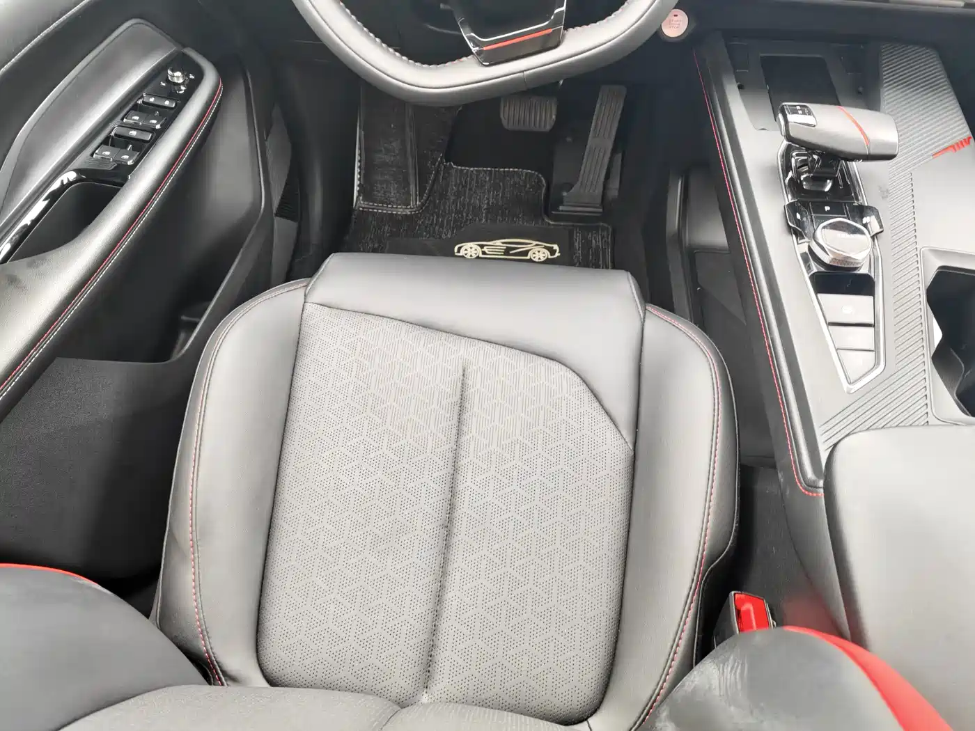 Changan Oshan Z6 2022 2022 Model Blue Whale 1.5T DCT Smart Navigation Type