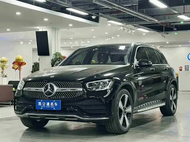 MERCEDES-BENZ GLC