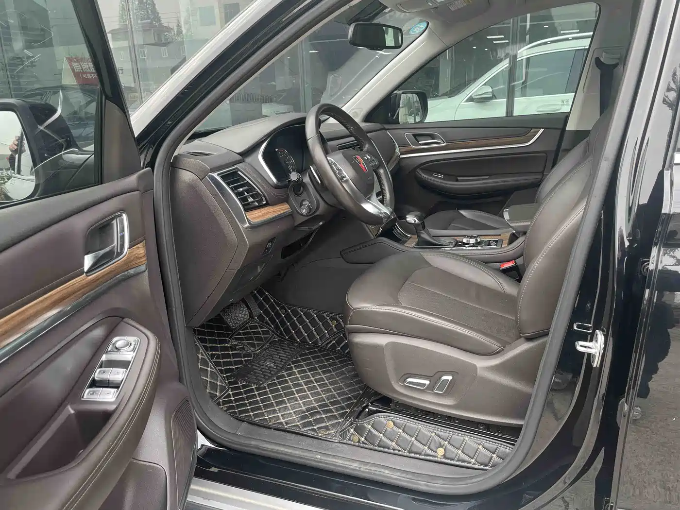 Roewe RX8 2019 2018 30T Smart Internet AWD Flagship Edition