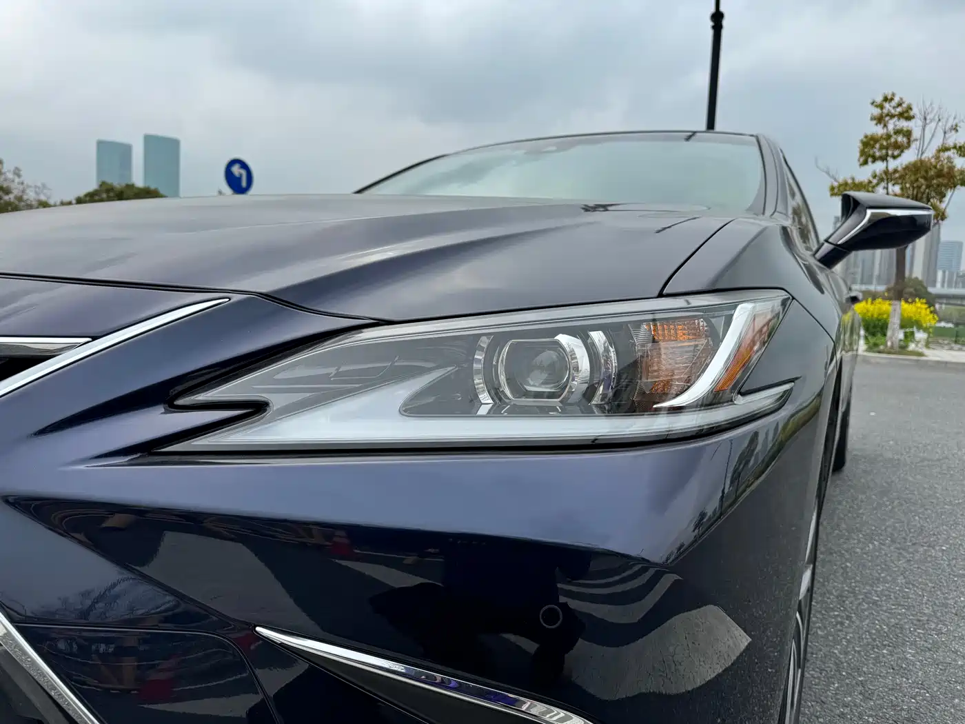 Lexus ES 2023 200 Excellence Edition фото 9