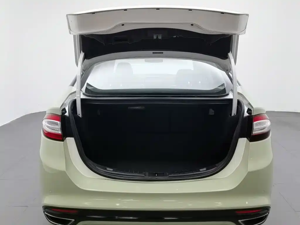 Ford Mondeo 2014 2013 2.0L GTDi200 Fashion