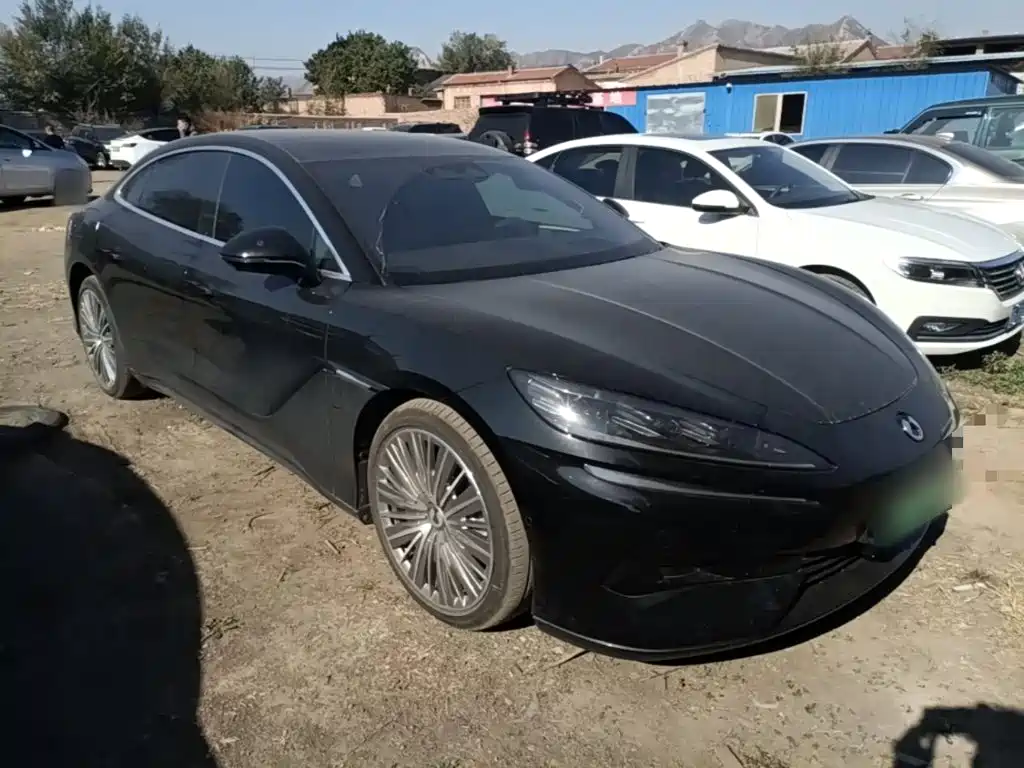 Denza Z9 2025 2024 Model 1100km AWD Ultra Edition