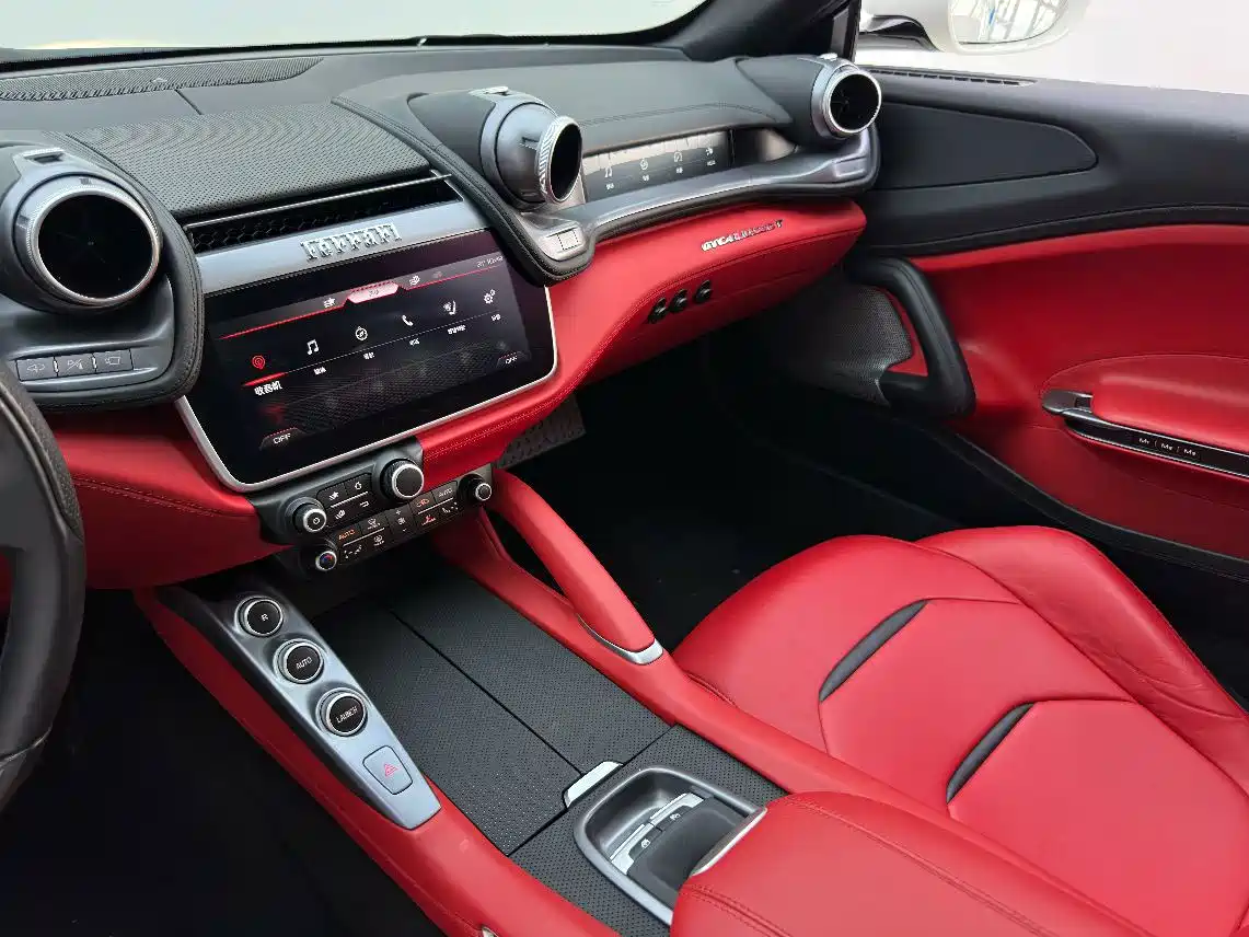 Ferrari GTC4Lusso 2019 2017 3.9T V8