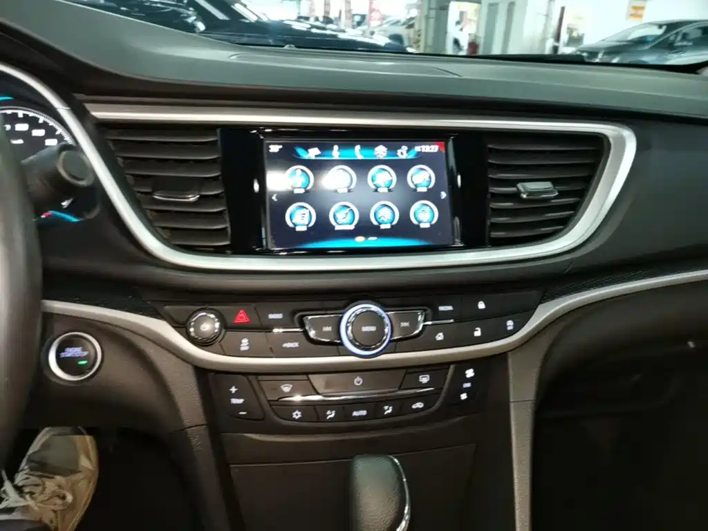 Photo 13 - Buick Excelle