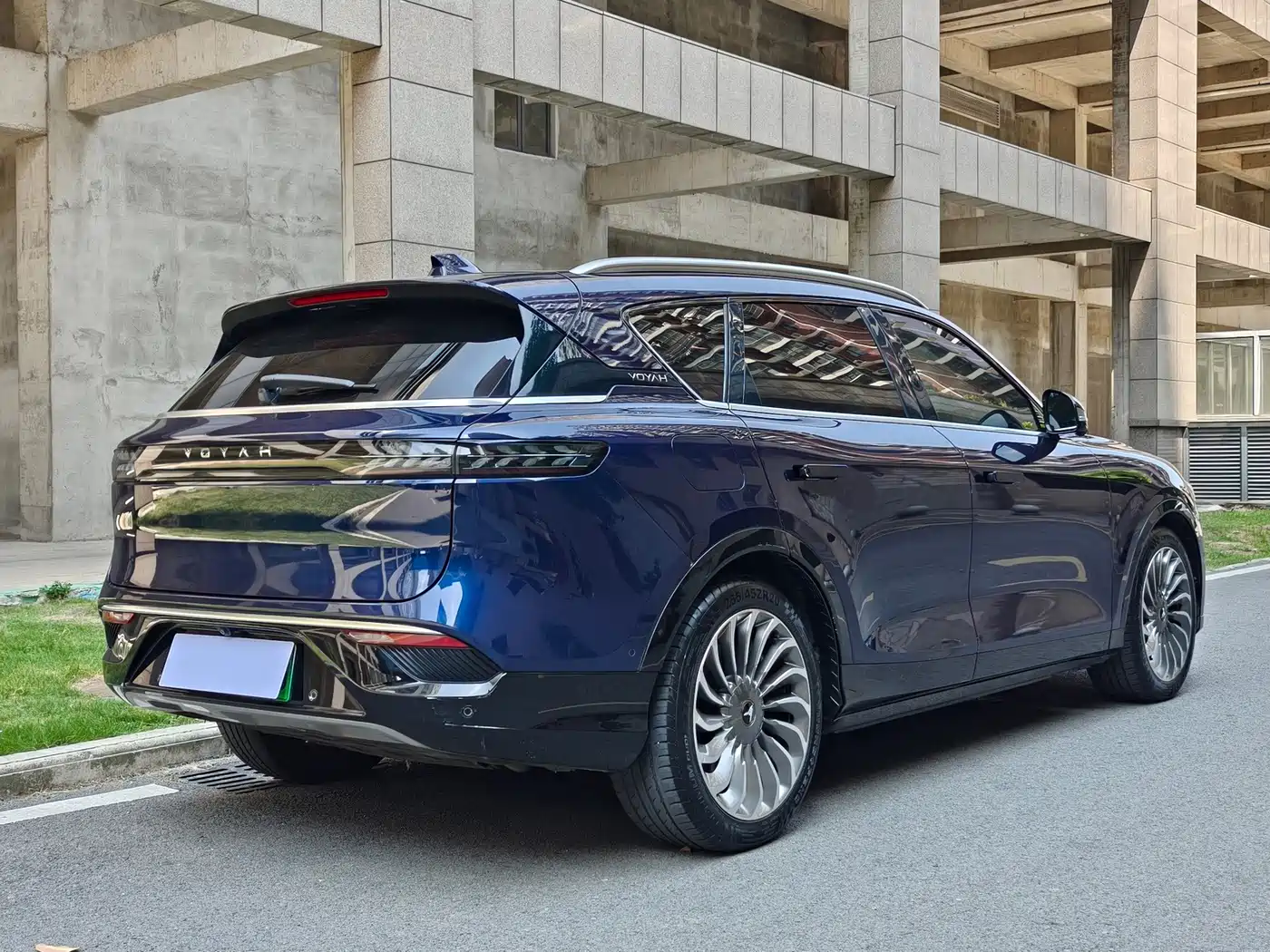Voyah Auto VOYAH FREE 2021 2021 AWD Standard Range Extender Exclusive Luxury Package