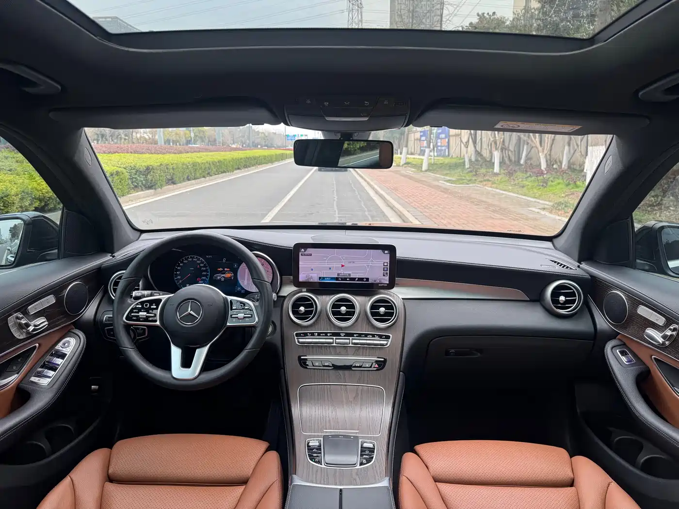 MERCEDES-BENZ GLC