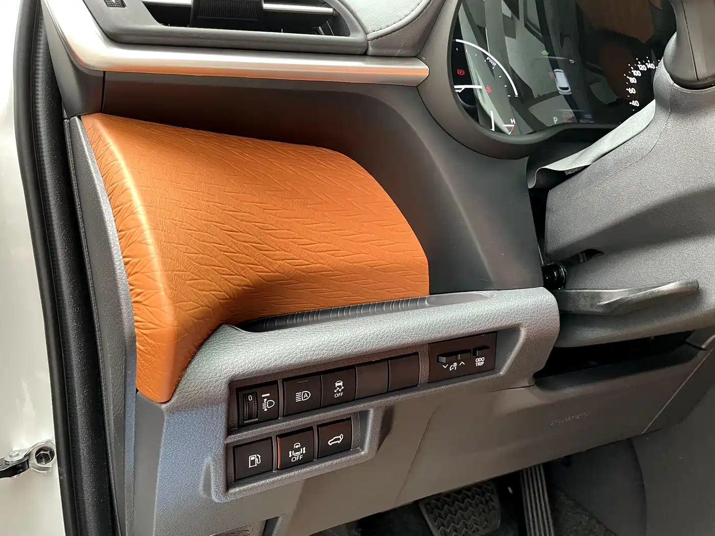 Toyota Sienna 2026 Model 2.5L Hybrid 2WD Comfort Edition фото 17