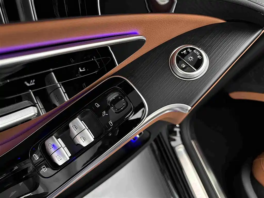 Фото 26 - Mercedes-Benz S-Class