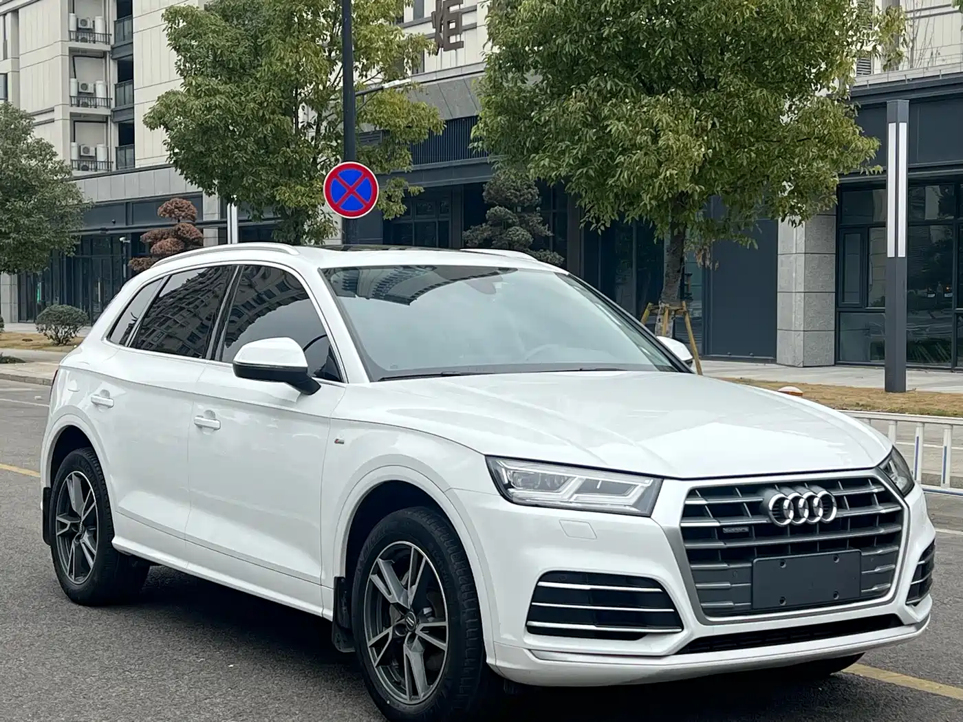 Audi Q5L 2020 40 TFSI Prestige Fashion фото 3