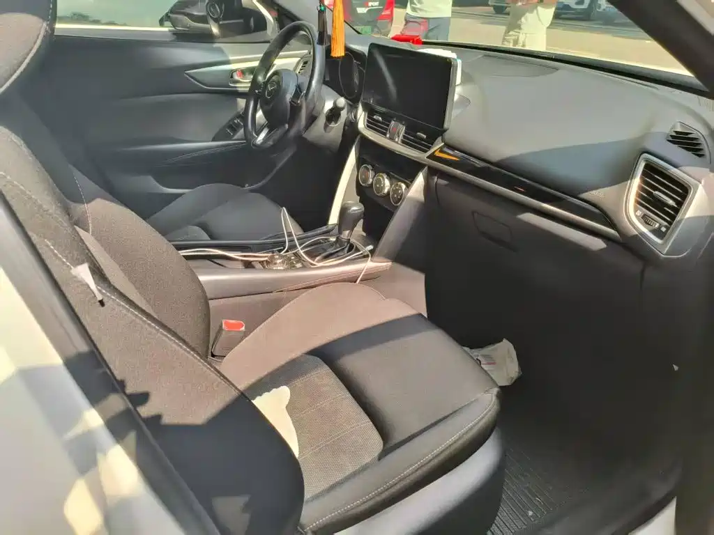 Фото 4 - Mazda CX-4