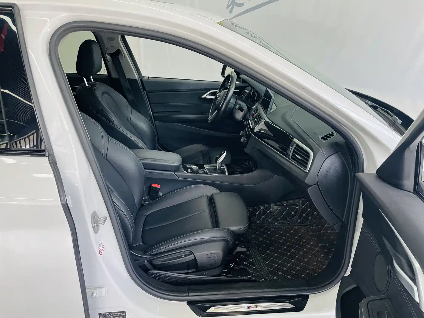 BMW 1 Series 2020 Model 120i M Sport Package фото 11