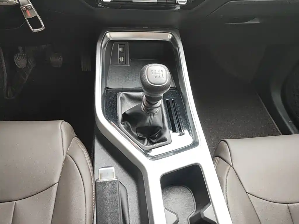 Wuling Motors Wuling Jiachen 2024 2022 1.5L Manual Joy Elite