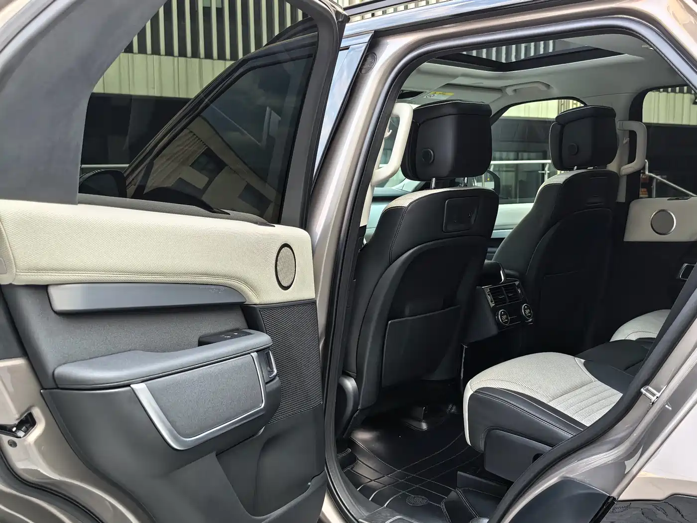 LAND ROVER DISCOVER